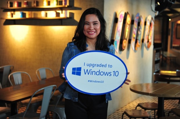 Mae Moreno, Windows Lead for Microsoft Philippines, inviting Windows users to upgrade to Windows 10.